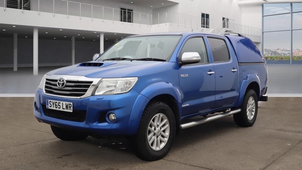 TOYOTA Hilux